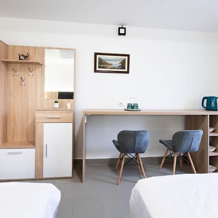 Studio Apartment Cudo Nevidjeno Karuc Kültér fotó