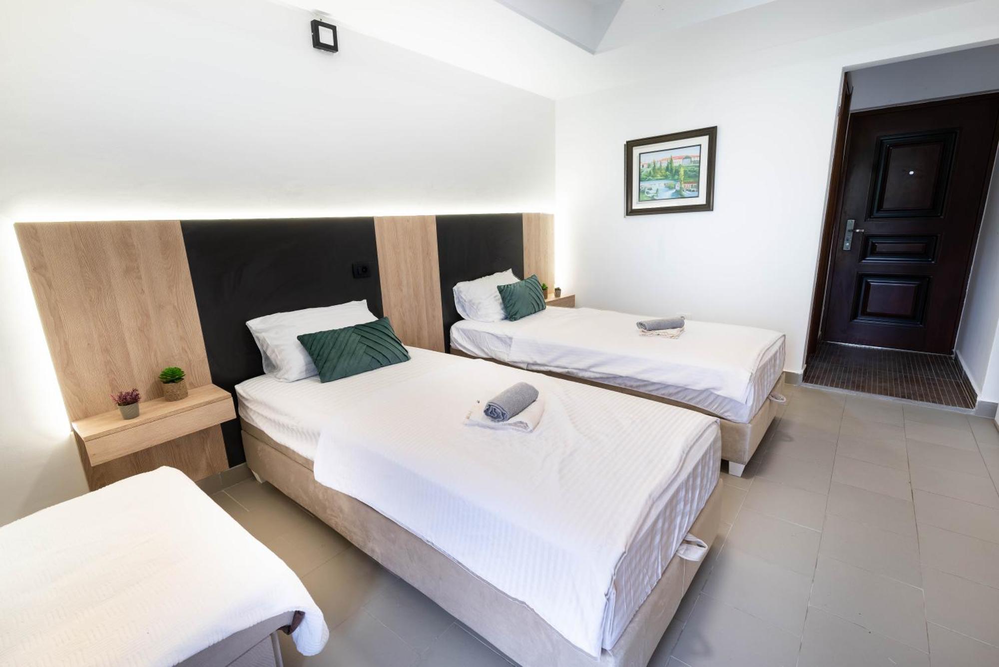 Studio Apartment Cudo Nevidjeno Karuc Kültér fotó