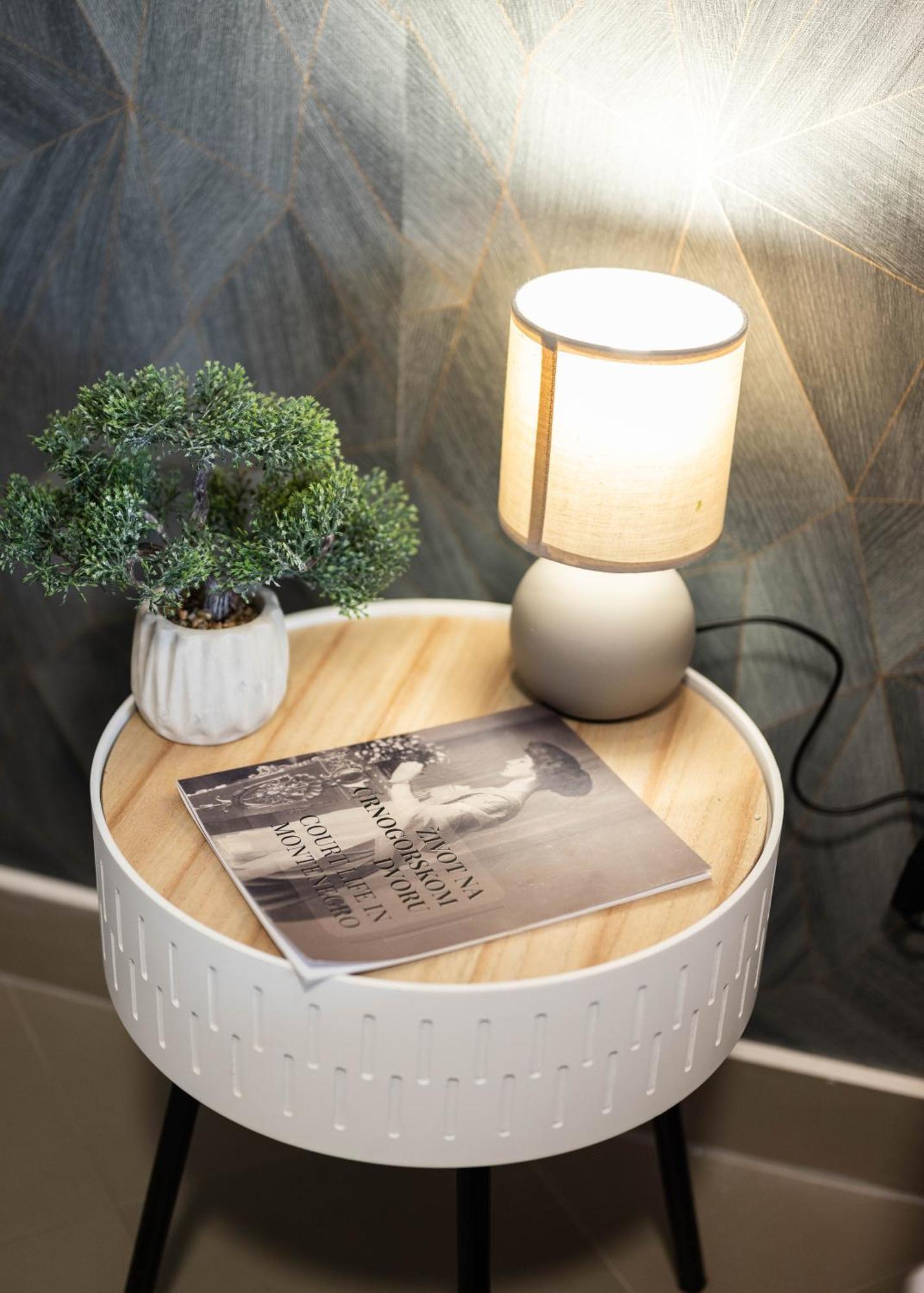 Studio Apartment Cudo Nevidjeno Karuc Kültér fotó