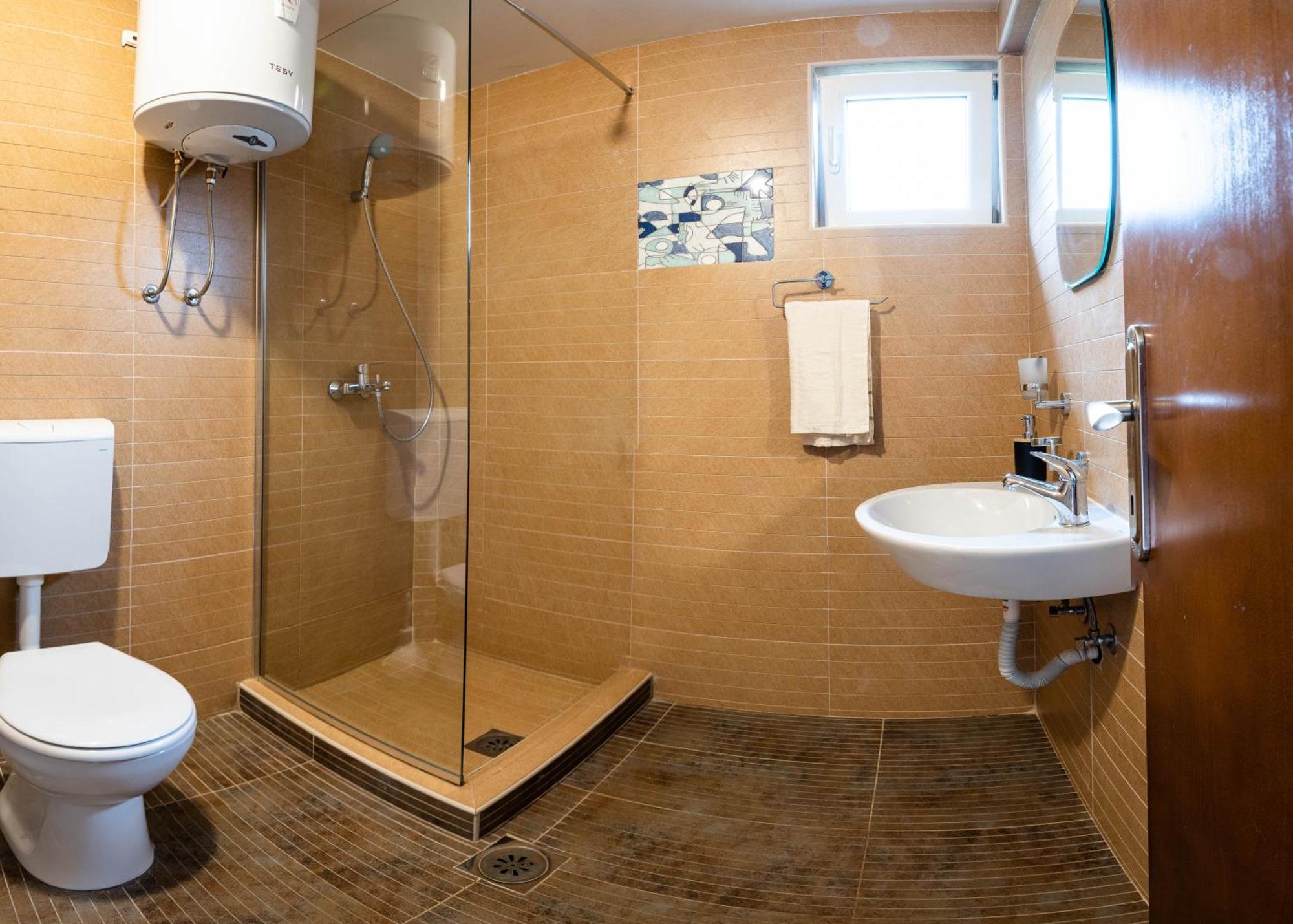 Studio Apartment Cudo Nevidjeno Karuc Kültér fotó