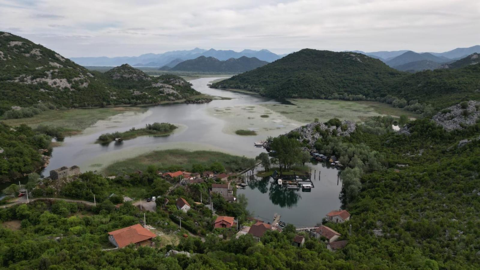 Studio Apartment Cudo Nevidjeno Karuc Kültér fotó